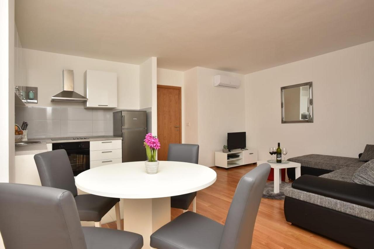 Apartment Anna A2+2 Makarska Exteriör bild