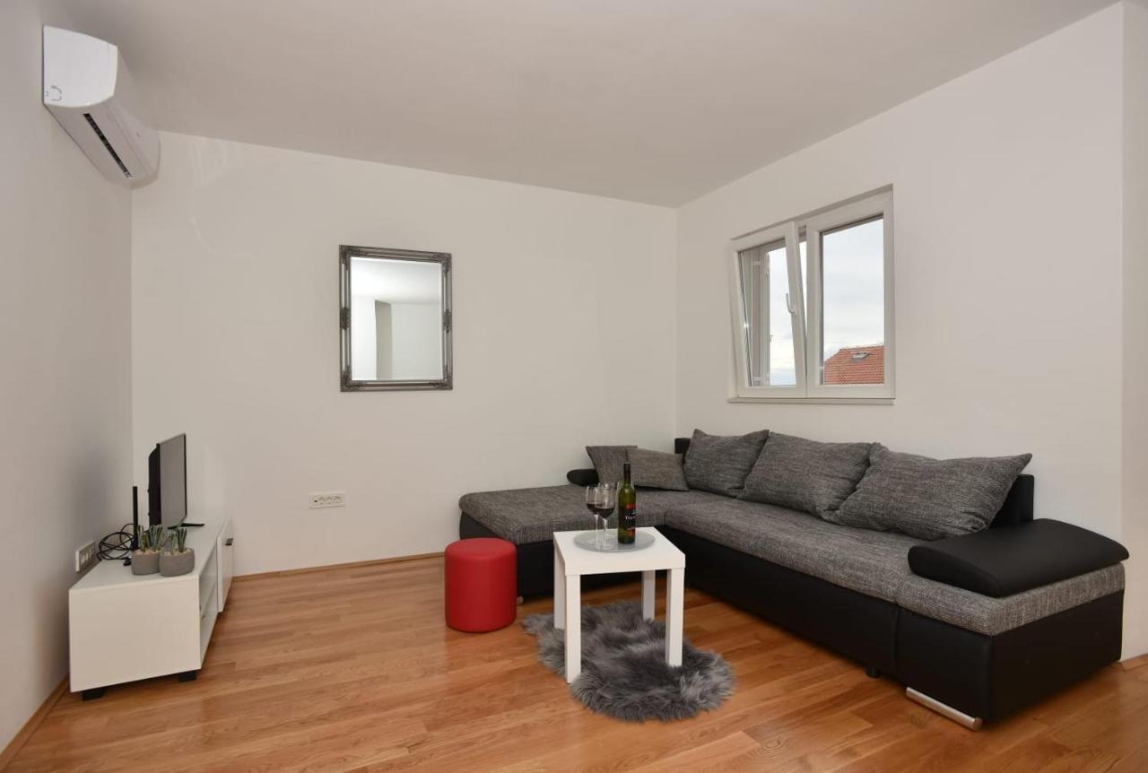Apartment Anna A2+2 Makarska Exteriör bild