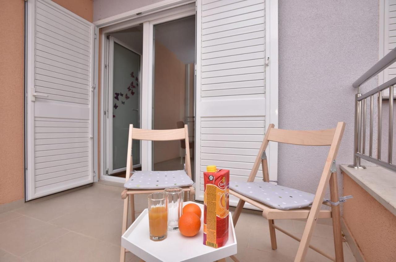 Apartment Anna A2+2 Makarska Exteriör bild