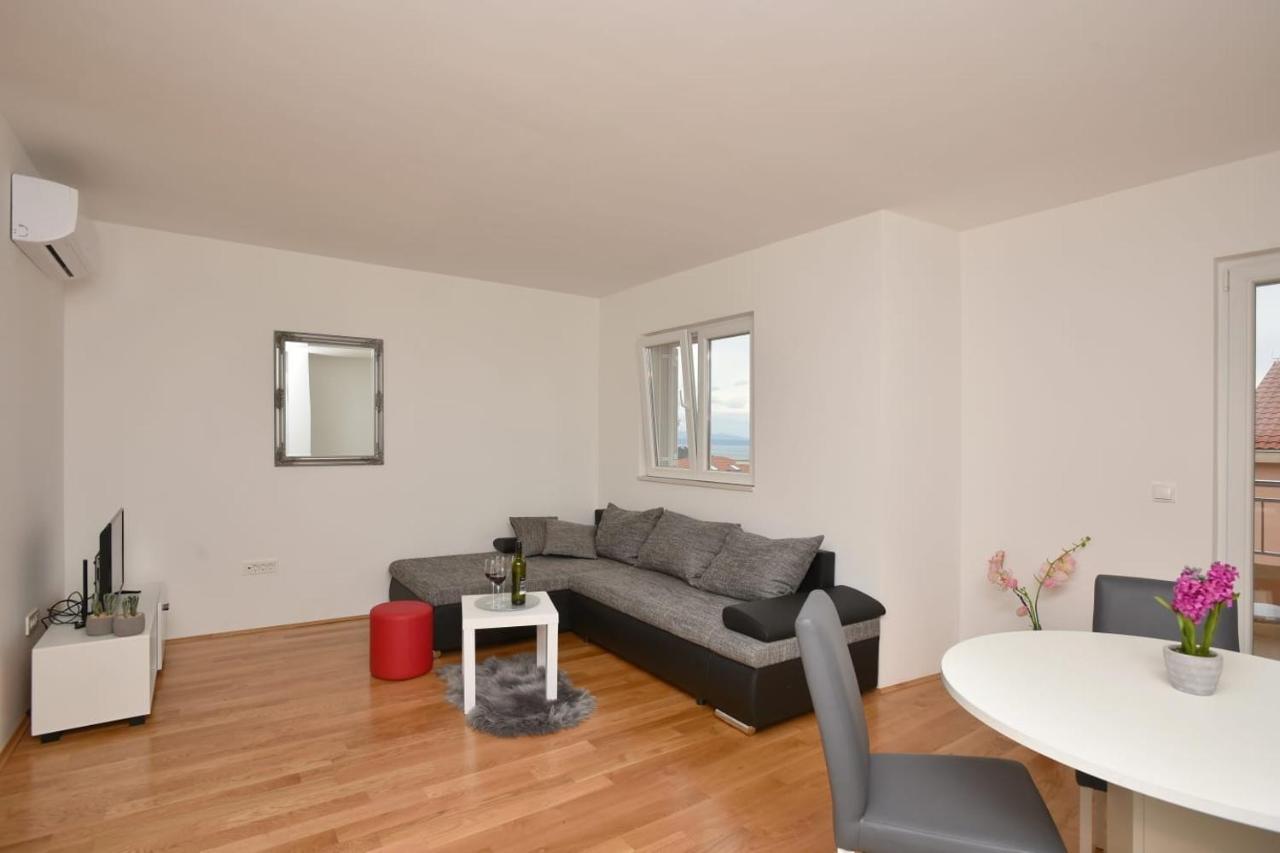 Apartment Anna A2+2 Makarska Exteriör bild