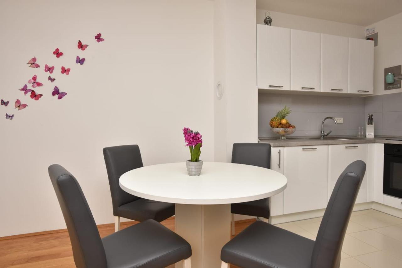 Apartment Anna A2+2 Makarska Exteriör bild